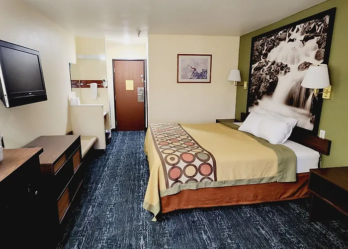 Super 8 By Wyndham Wyoming Motel Rawlins