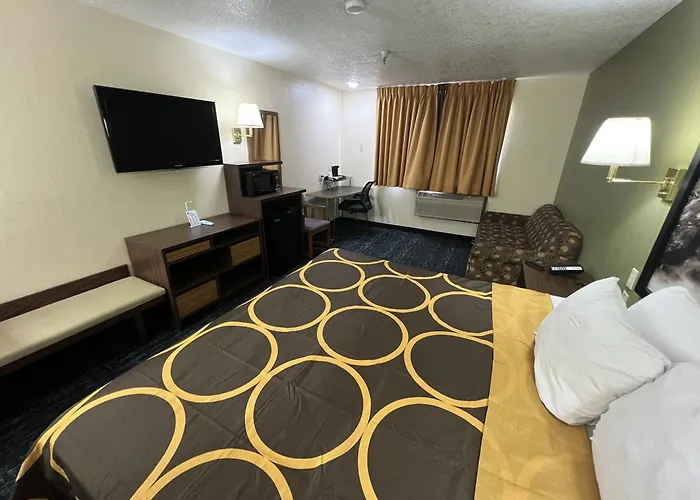 Super 8 By Wyndham Wyoming Motel
