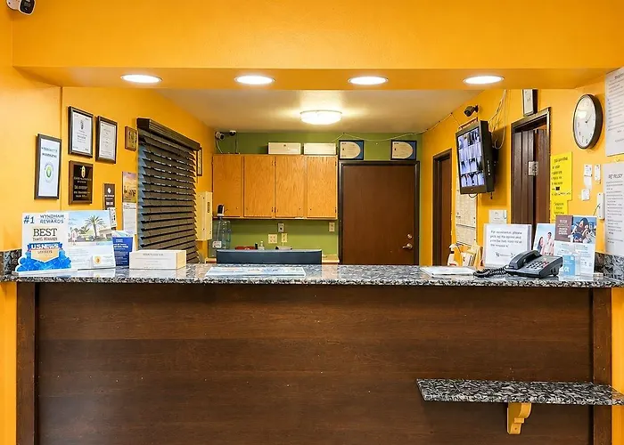 Super 8 By Wyndham Wyoming 2*