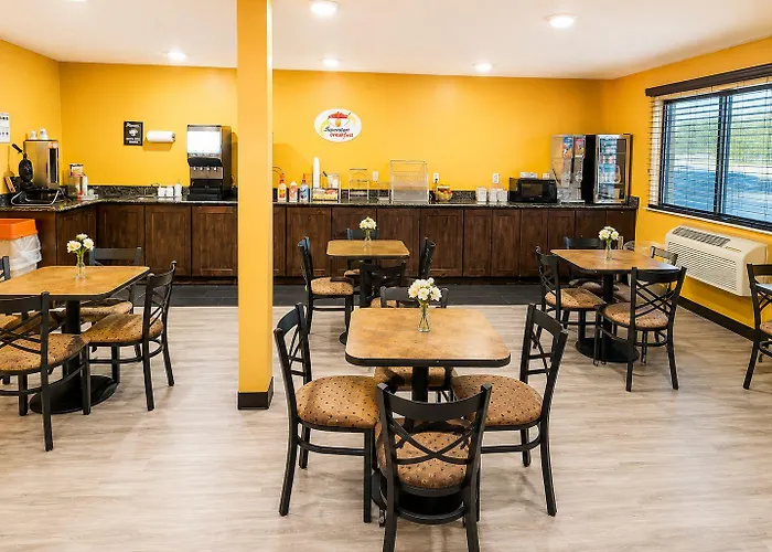 Super 8 By Wyndham Wyoming Motel 2*