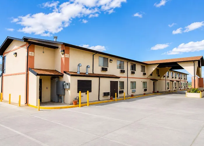 Super 8 By Wyndham Wyoming Motel